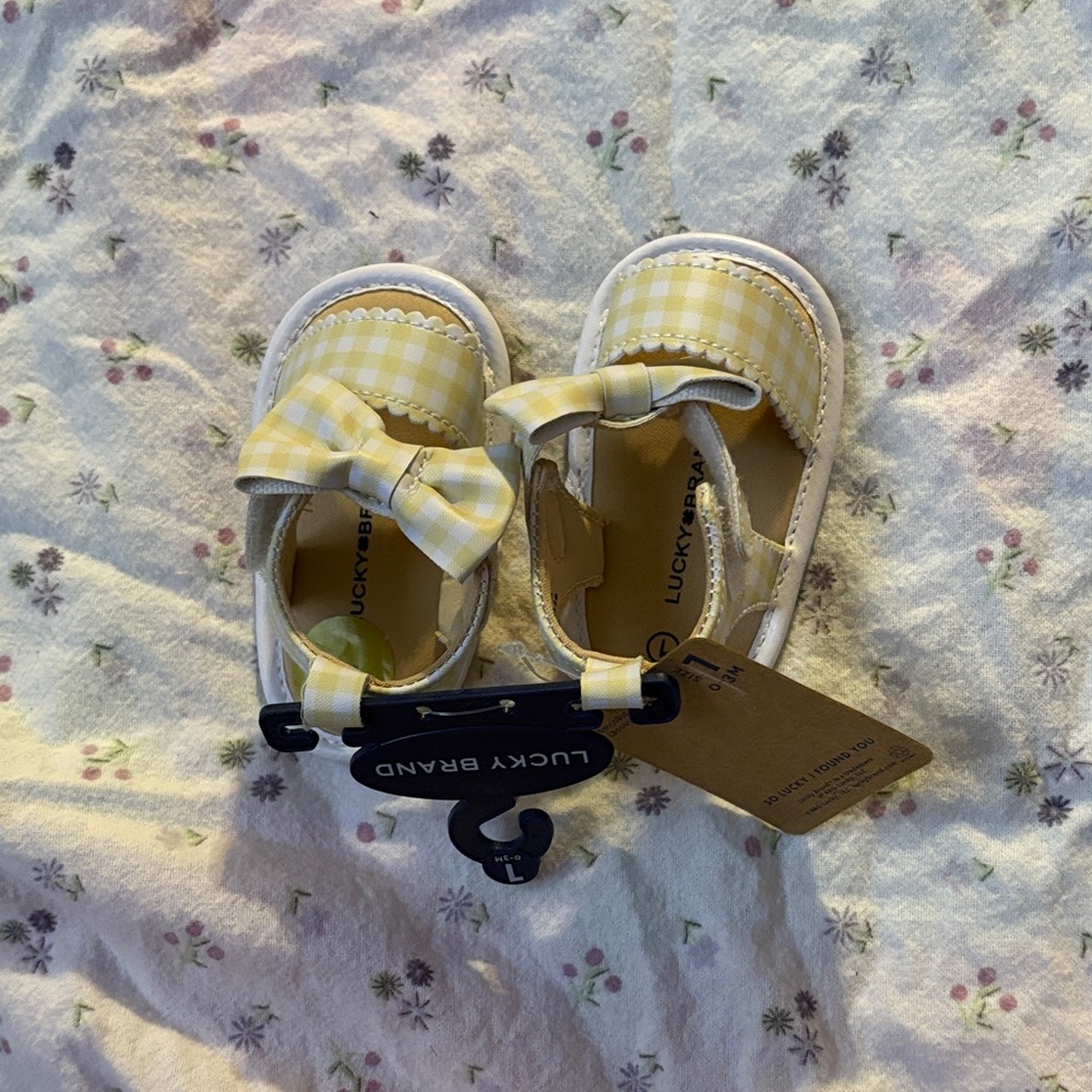 Lucky Brand Kids Yellow Checkered Sandals